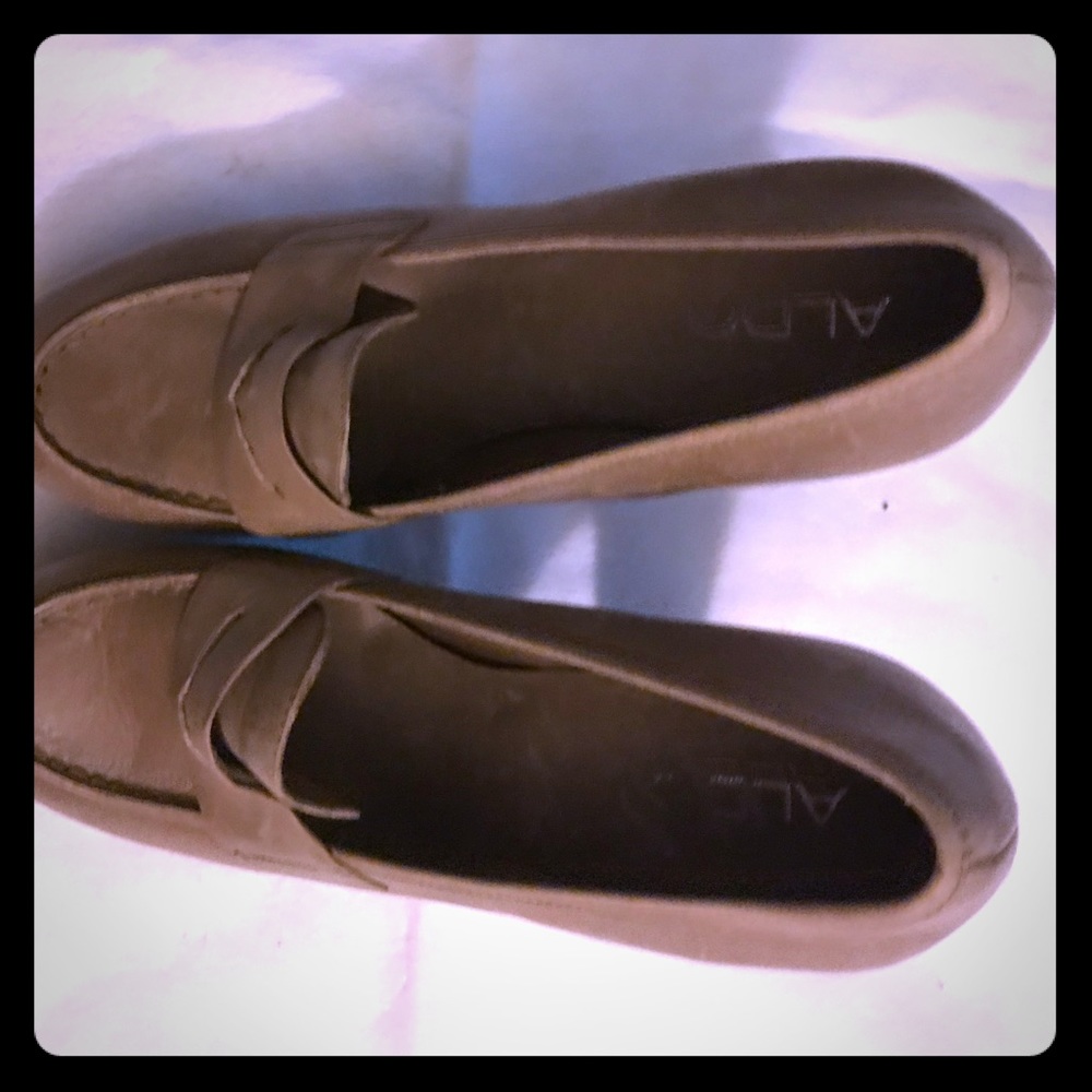 High heeled Aldo loafers